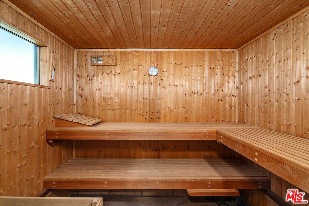 1228 N La Cienega Blvd Unit: 304