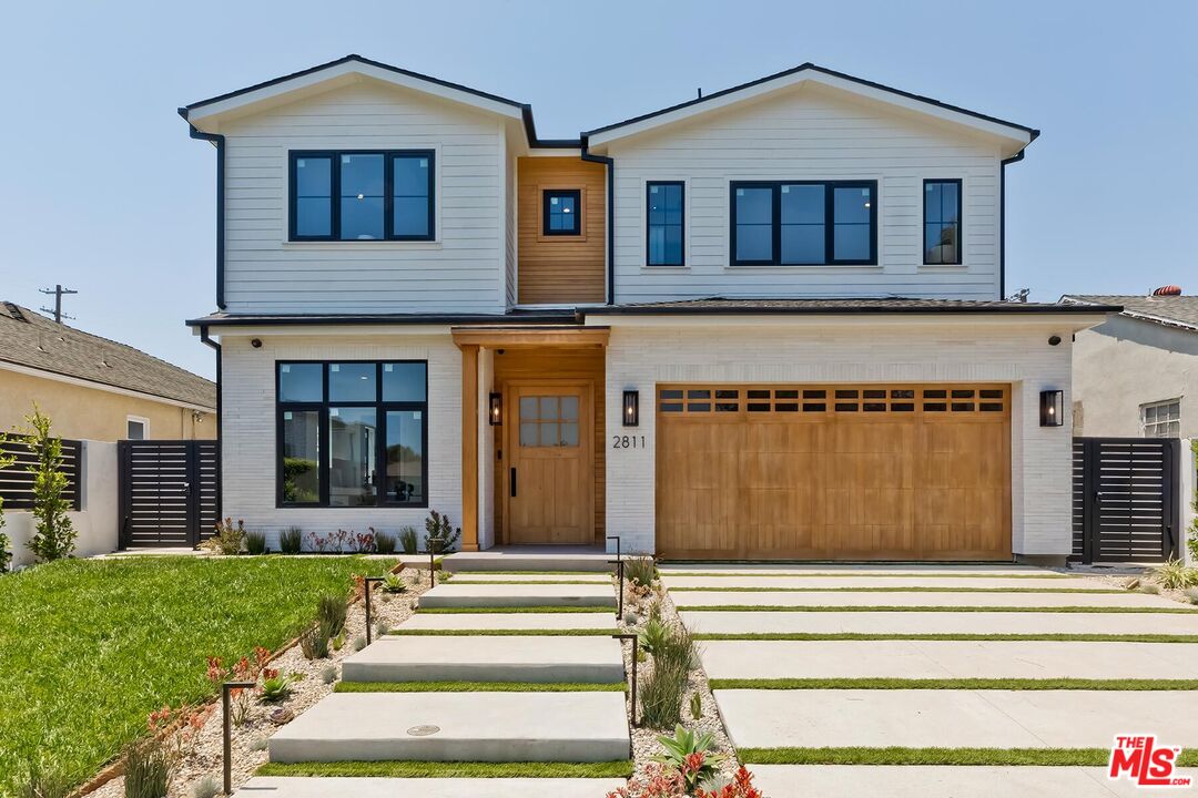 2811 Oakhurst Ave
