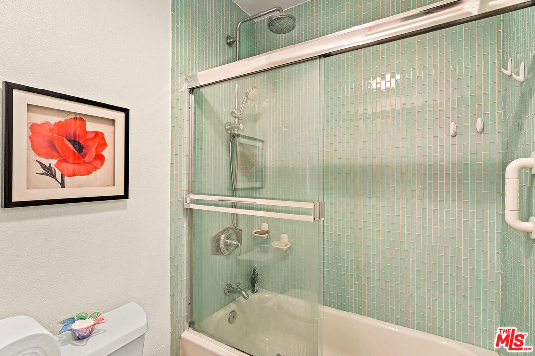 141 S Clark Dr Unit: 529