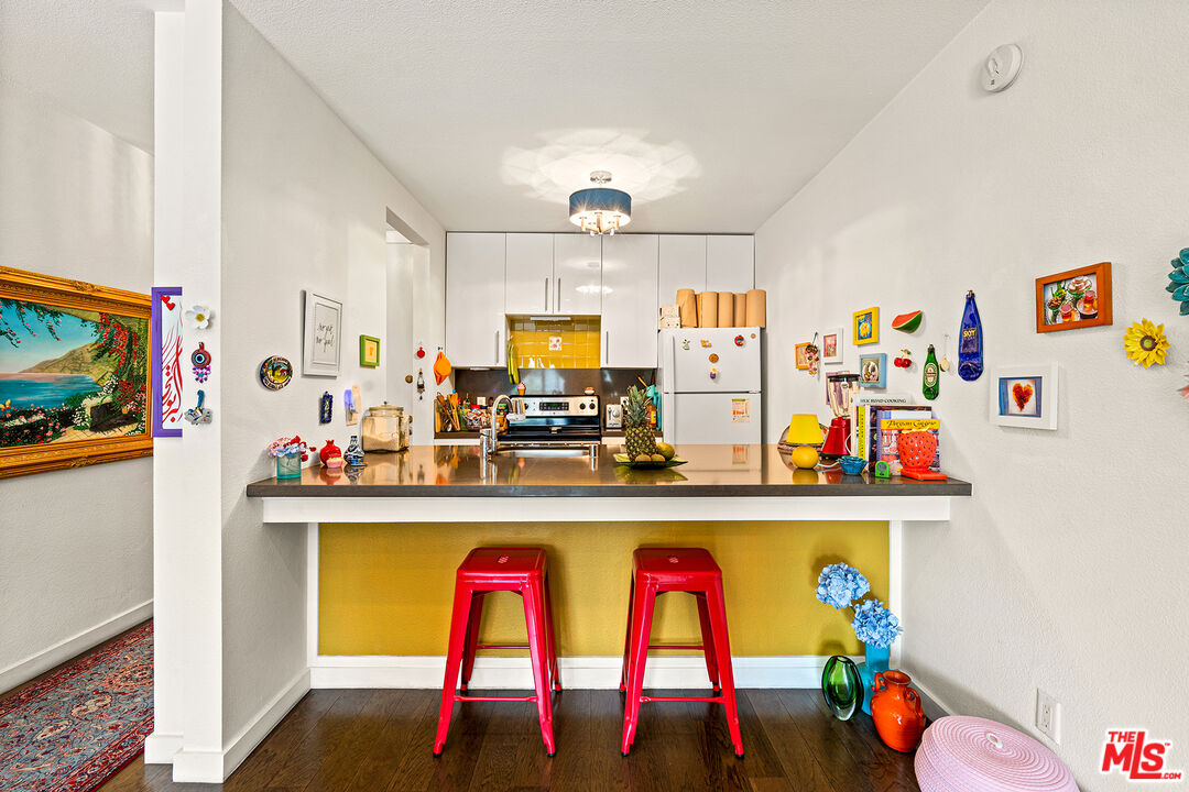 141 S Clark Dr Unit: 529