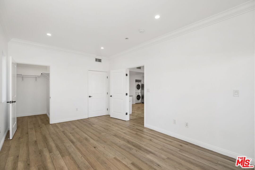 930 S Robertson Blvd Unit: 503