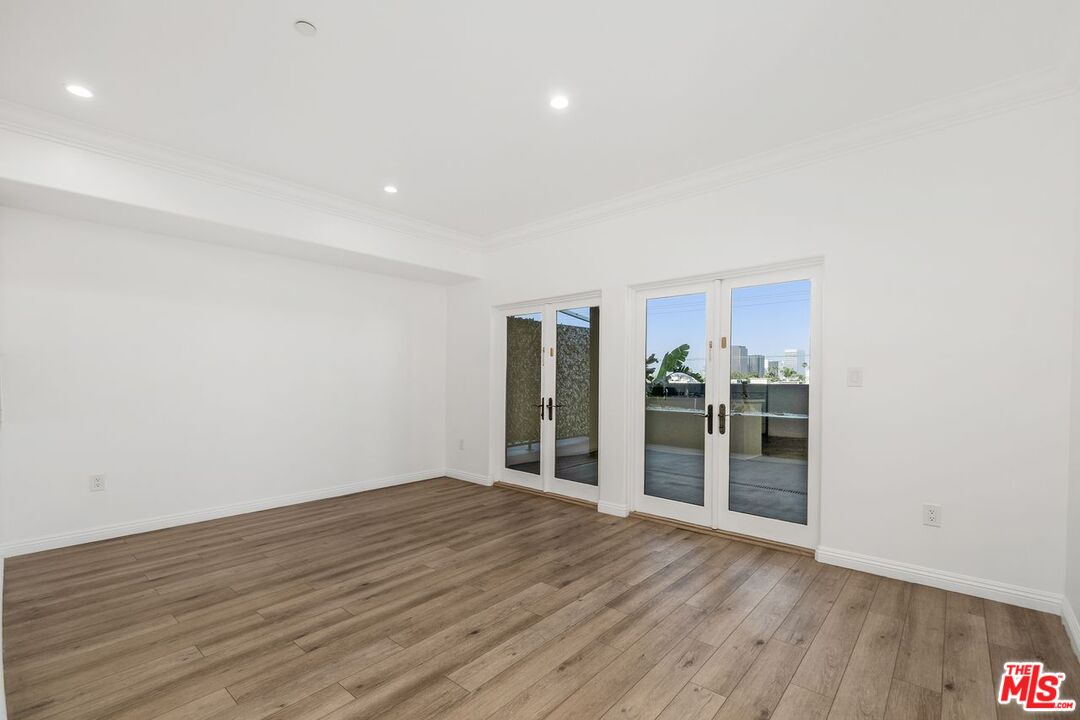 930 S Robertson Blvd Unit: 503