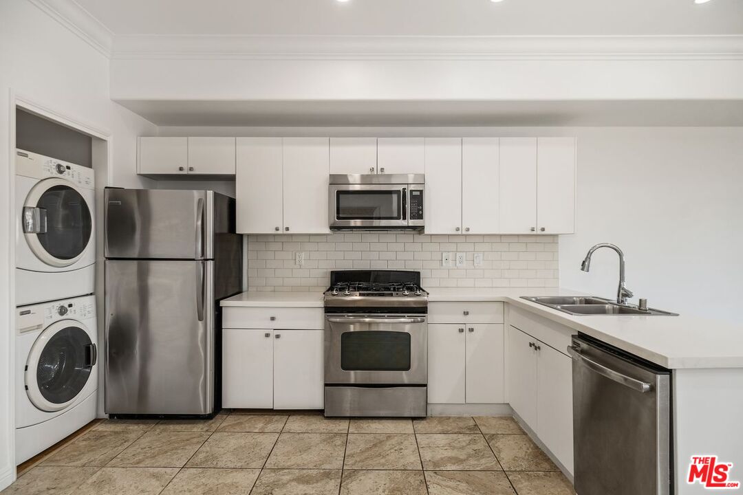 930 S Robertson Blvd Unit: 503