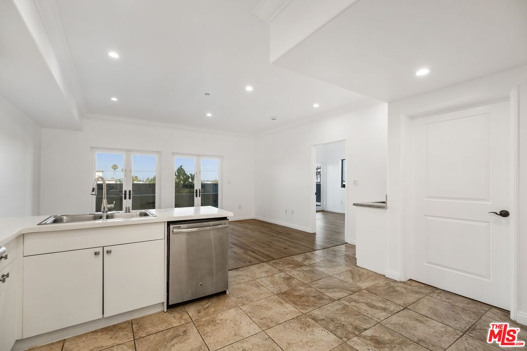 930 S Robertson Blvd Unit: 503