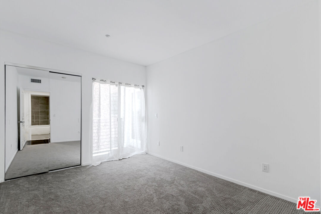 733 S Manhattan Pl Unit: 501