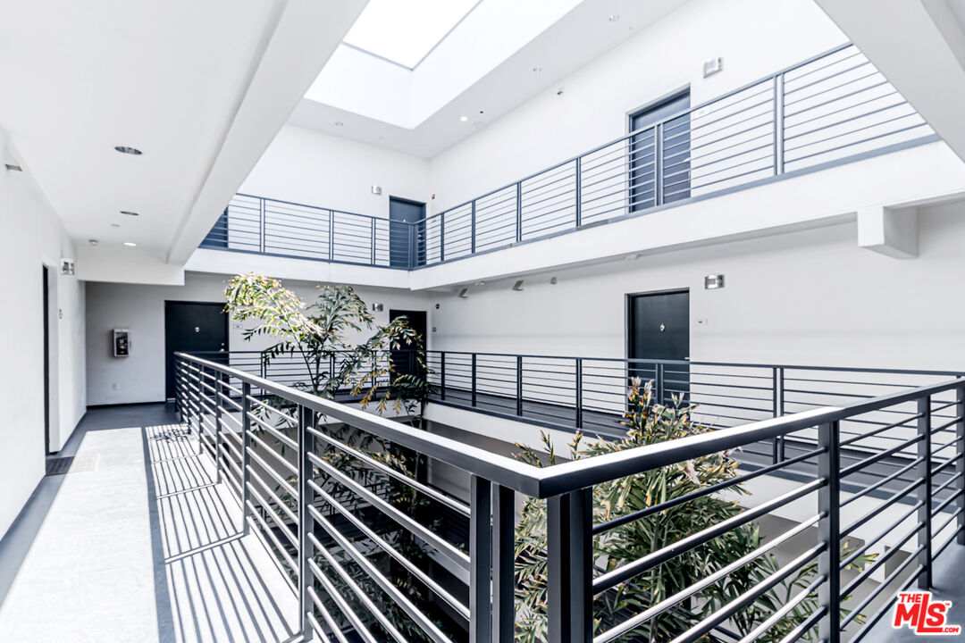 733 S Manhattan Pl Unit: 501