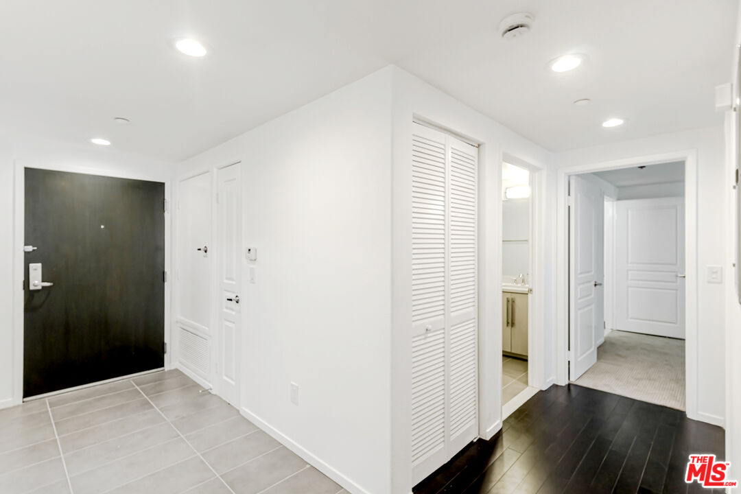 733 S Manhattan Pl Unit: 501