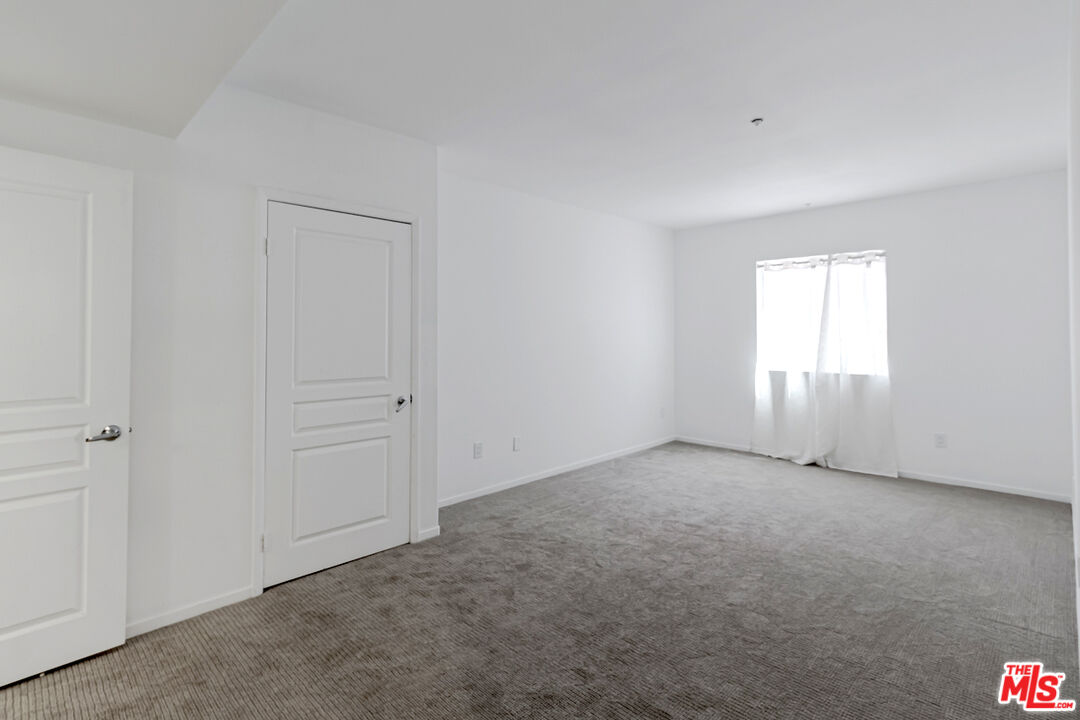 733 S Manhattan Pl Unit: 501