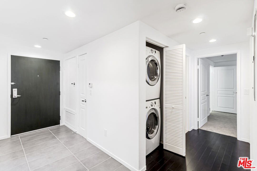 733 S Manhattan Pl Unit: 501