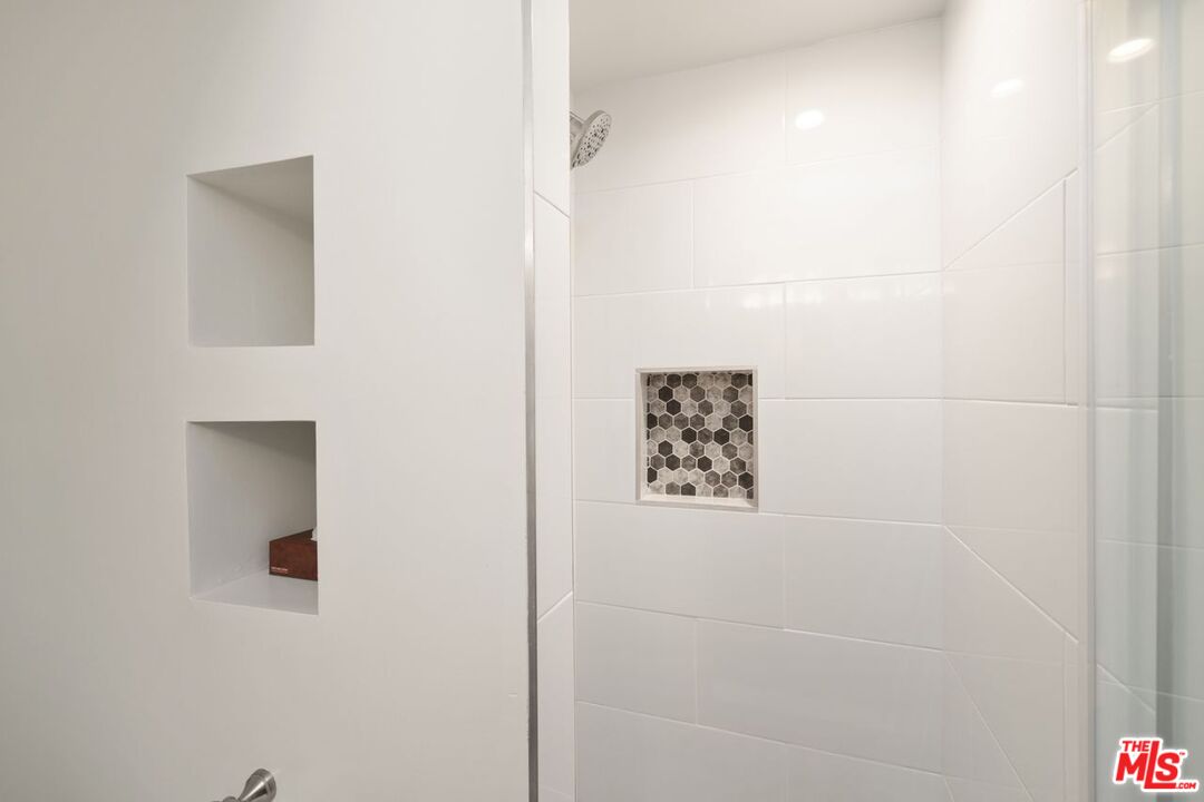 3023 Berkeley Ave Unit: 7