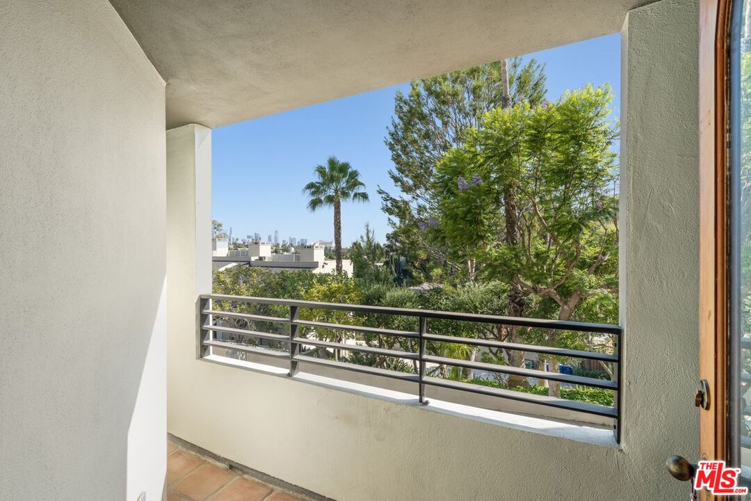 3023 Berkeley Ave Unit: 7