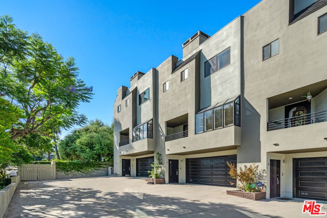 3023 Berkeley Ave Unit: 7