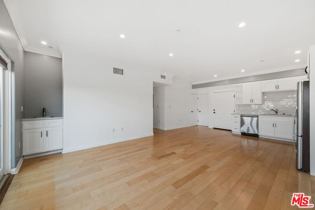 930 S Robertson Blvd Unit: 502