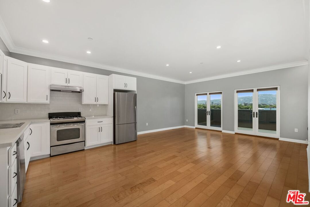 930 S Robertson Blvd Unit: 502