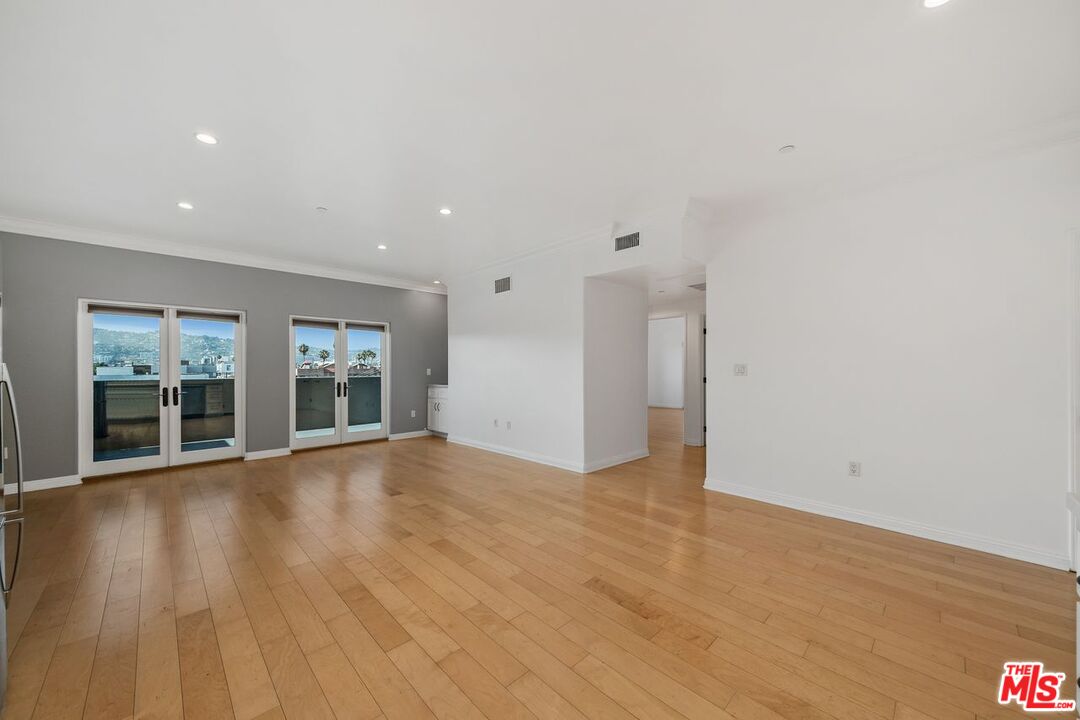 930 S Robertson Blvd Unit: 502