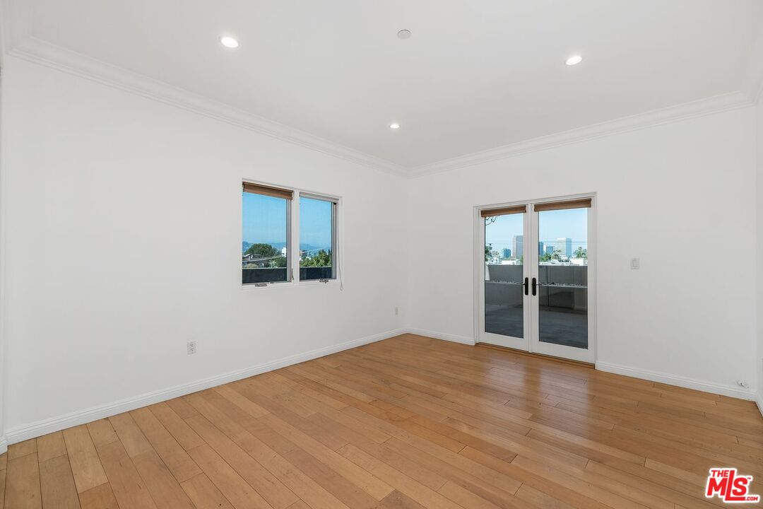 930 S Robertson Blvd Unit: 502