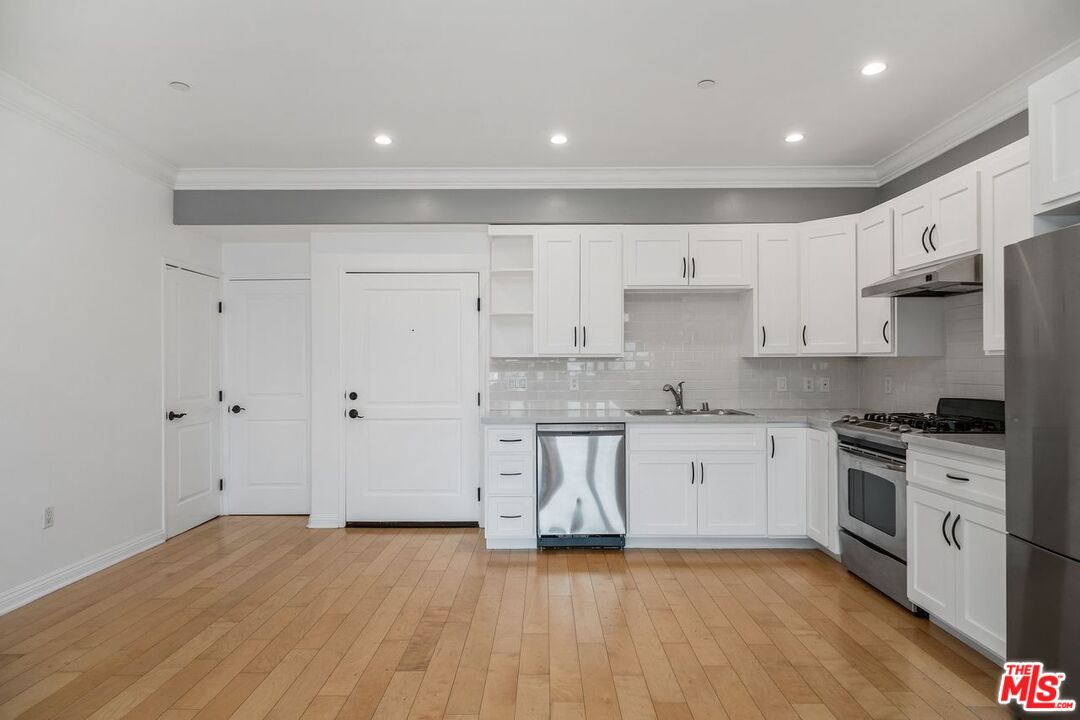 930 S Robertson Blvd Unit: 502