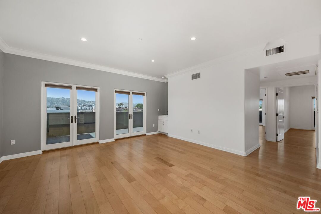 930 S Robertson Blvd Unit: 502