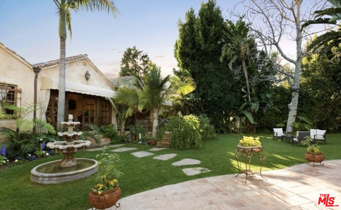 3341 Country Club DR