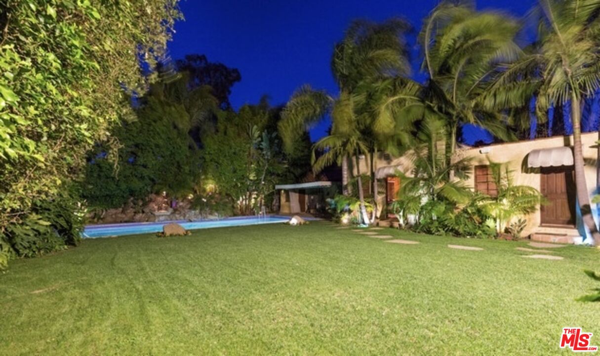 3341 Country Club DR