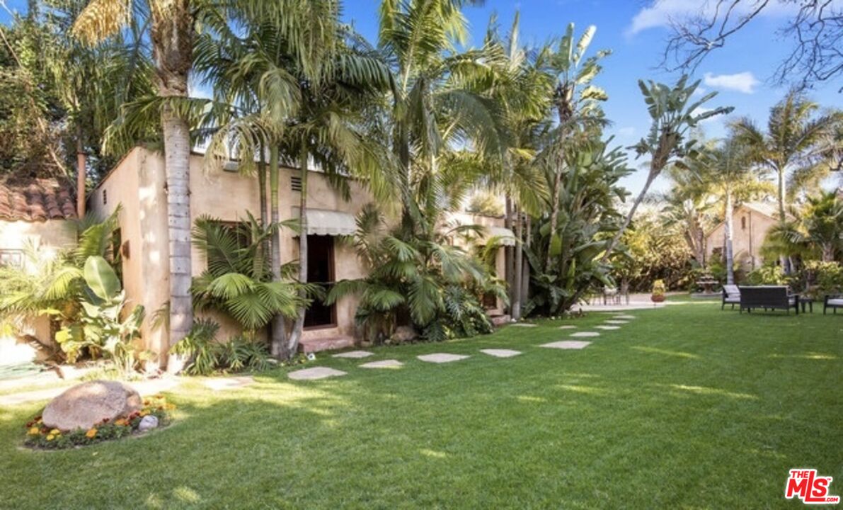 3341 Country Club DR