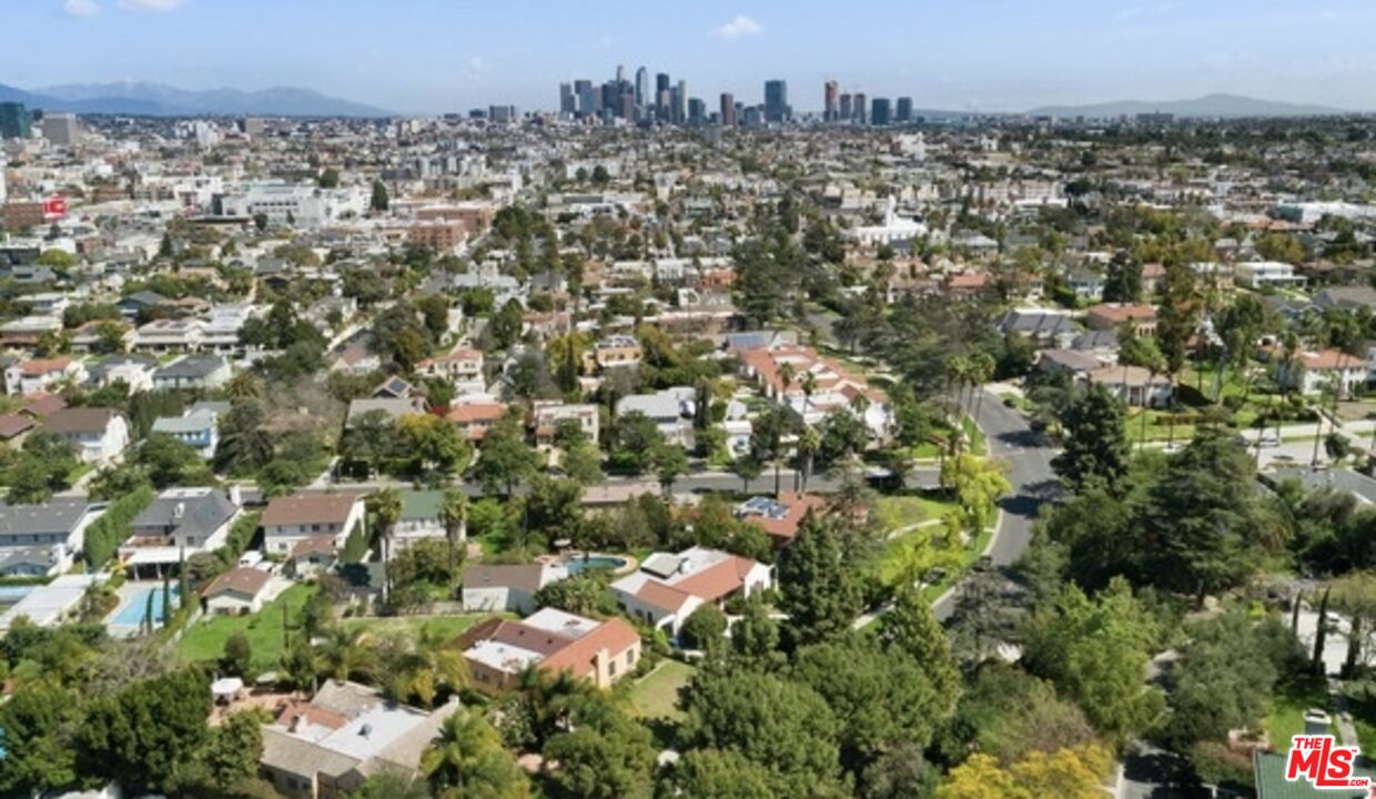 3341 Country Club DR