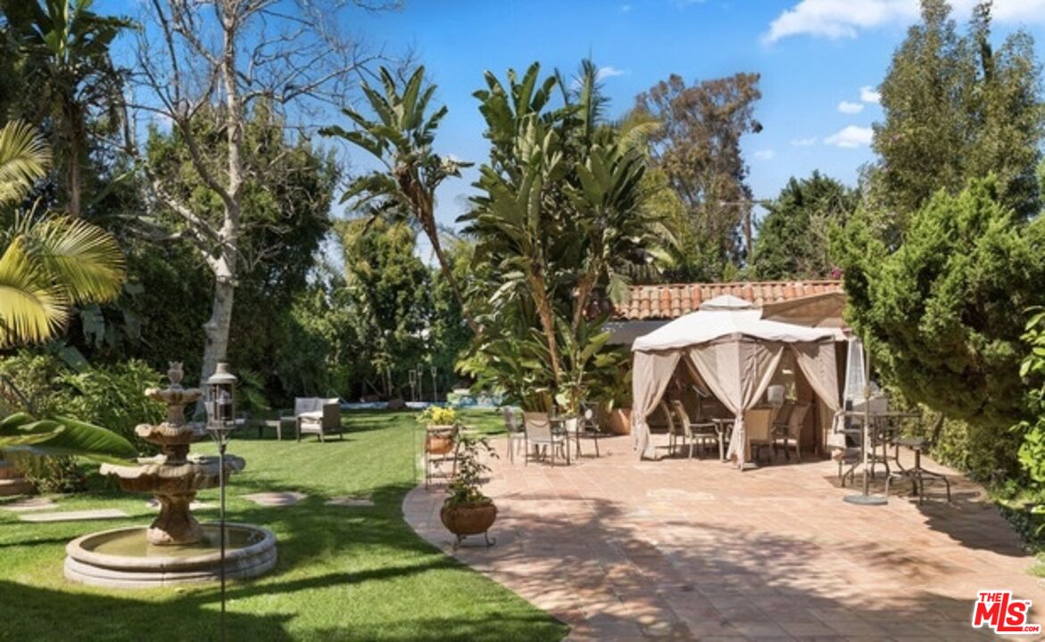 3341 Country Club DR