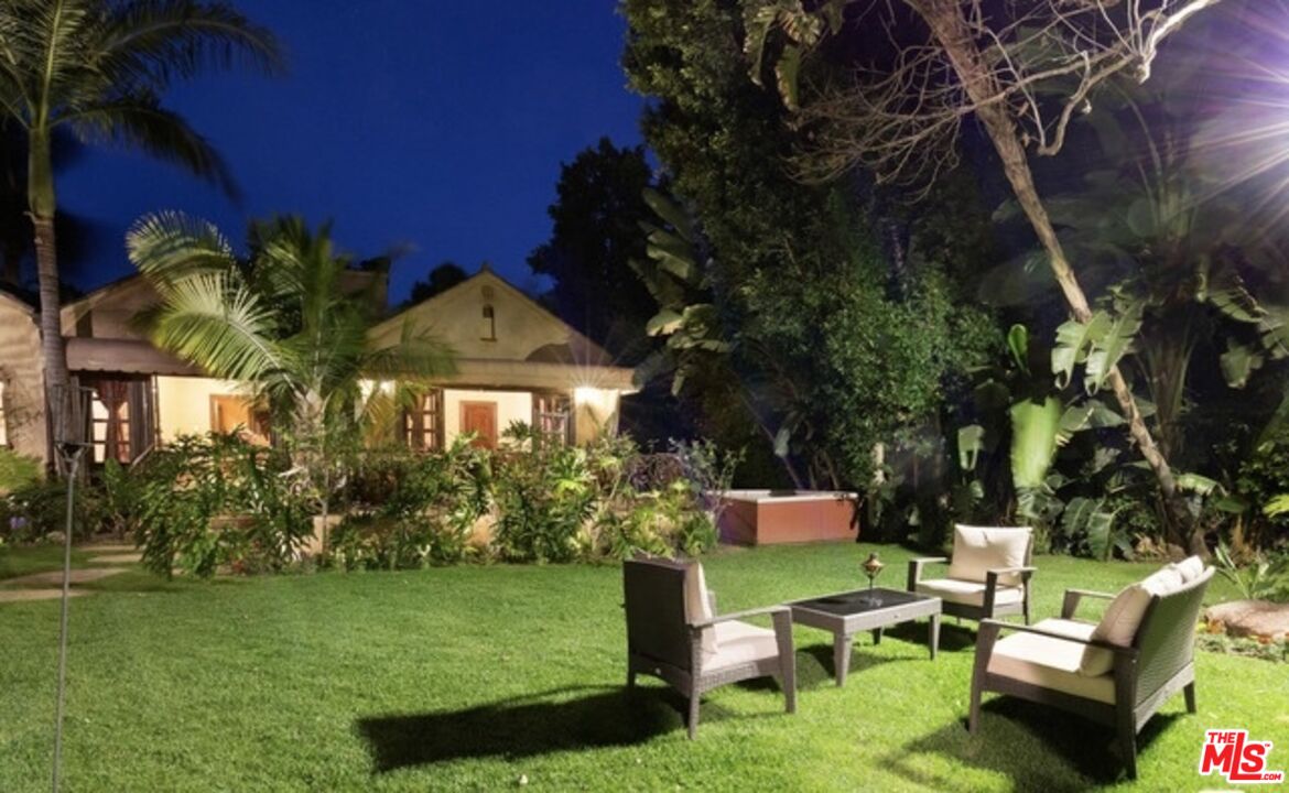 3341 Country Club DR