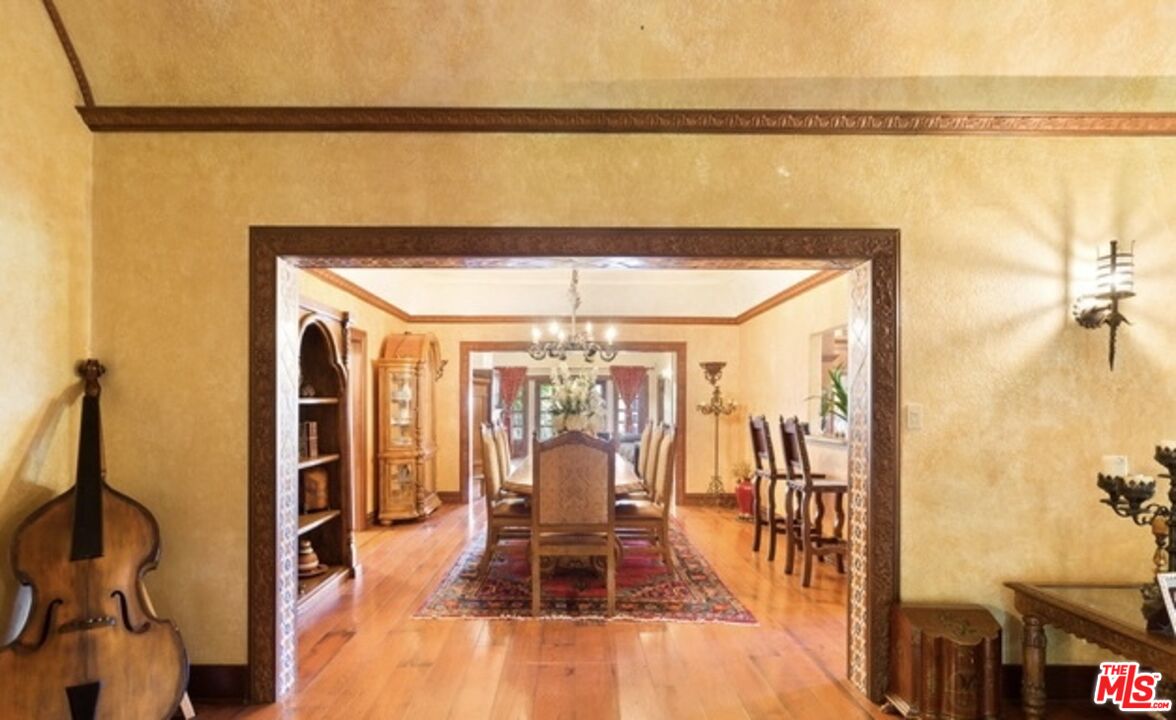 3341 Country Club DR