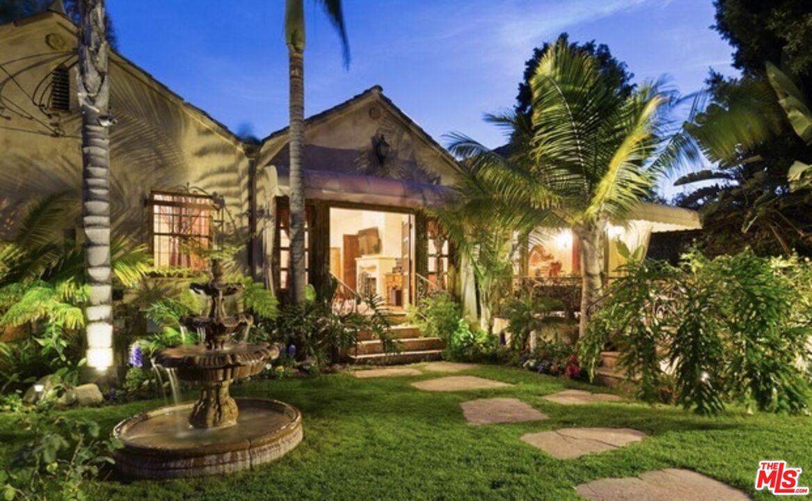 3341 Country Club DR