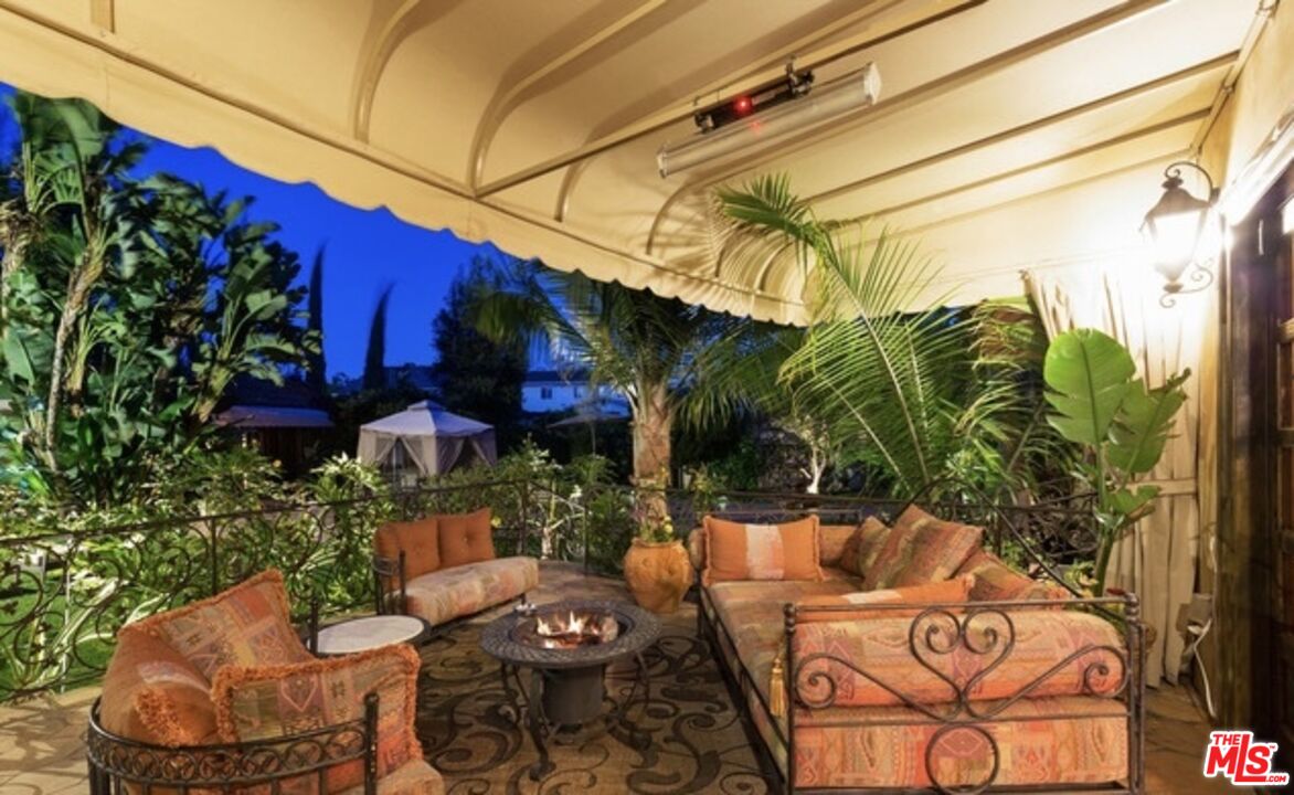 3341 Country Club DR