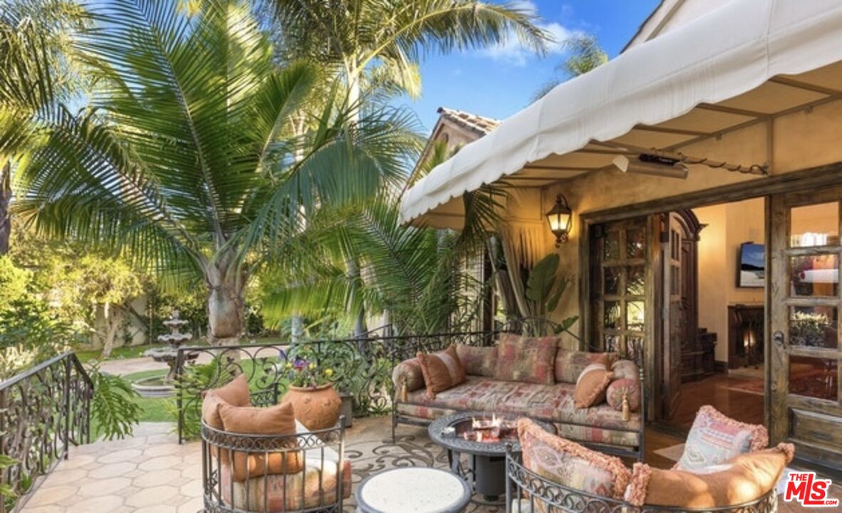 3341 Country Club DR