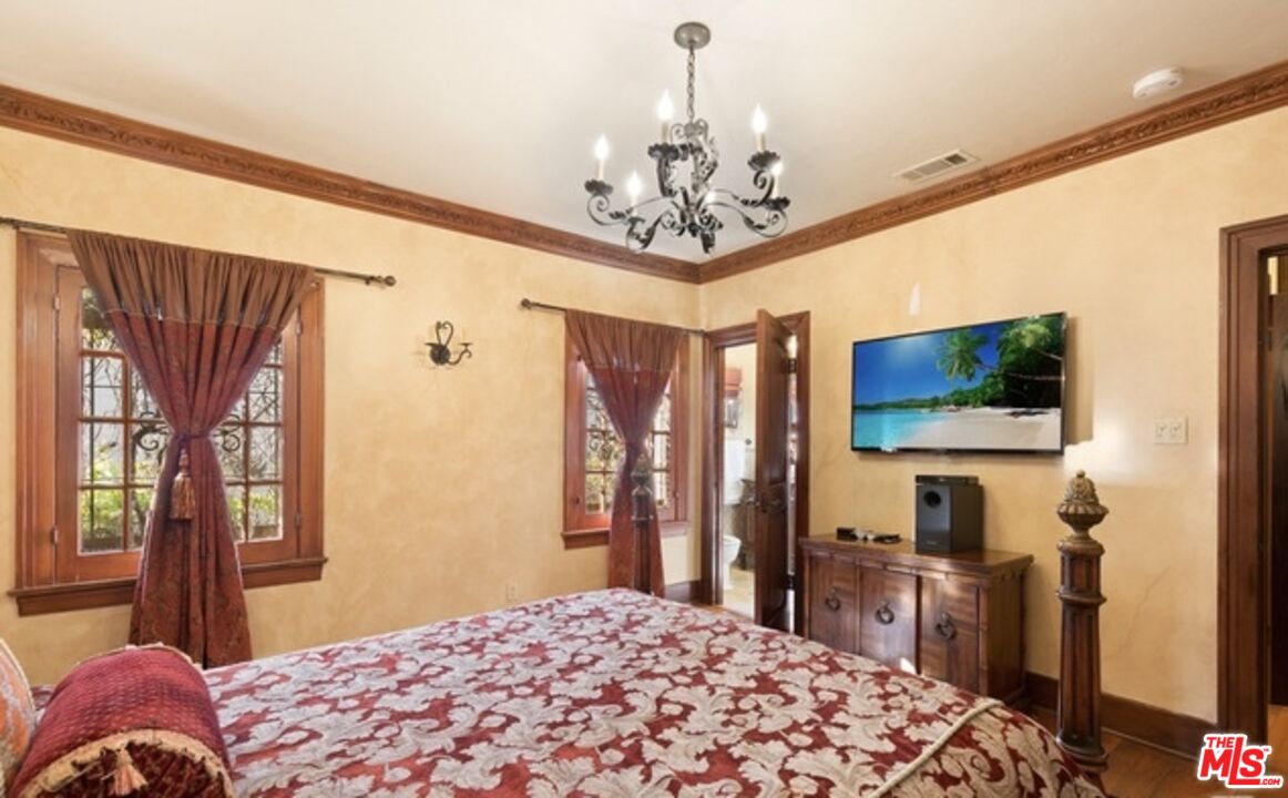 3341 Country Club DR