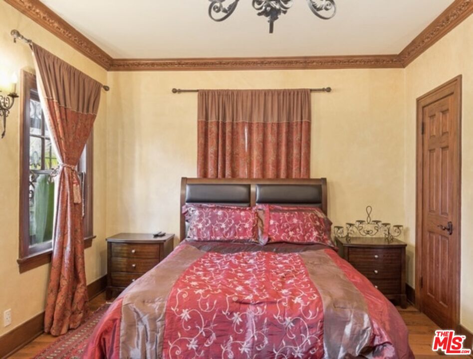 3341 Country Club DR