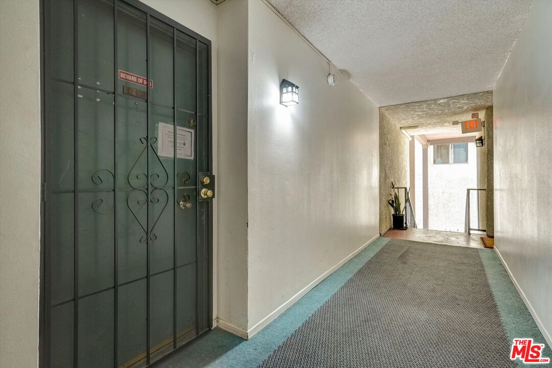 5460 White Oak Ave Unit: D102