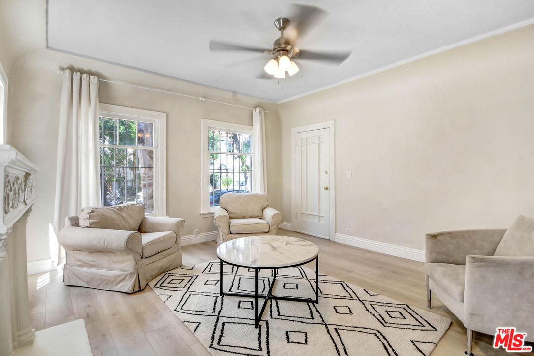 442 N ORANGE GROVE AVE Unit: 442