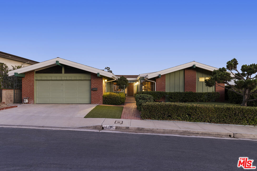 5116 Los Hermosos Way