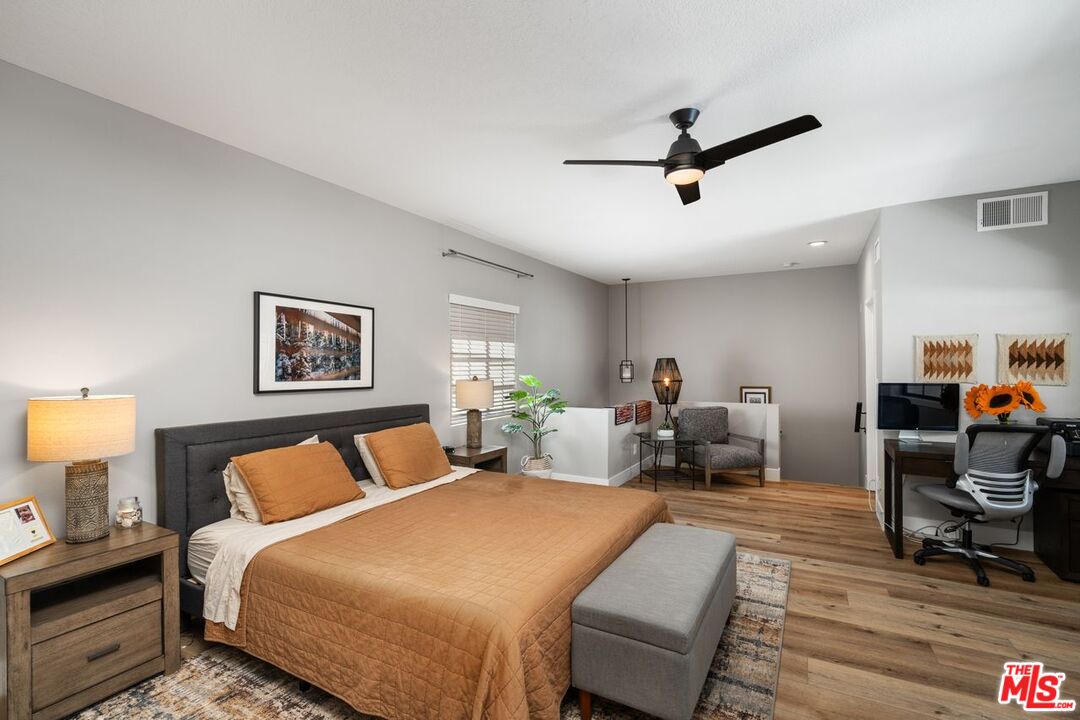 13331 Moorpark St Unit: 303