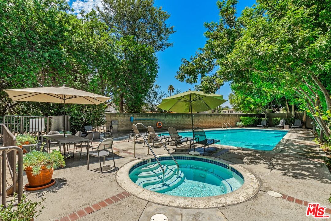 13331 Moorpark St Unit: 303