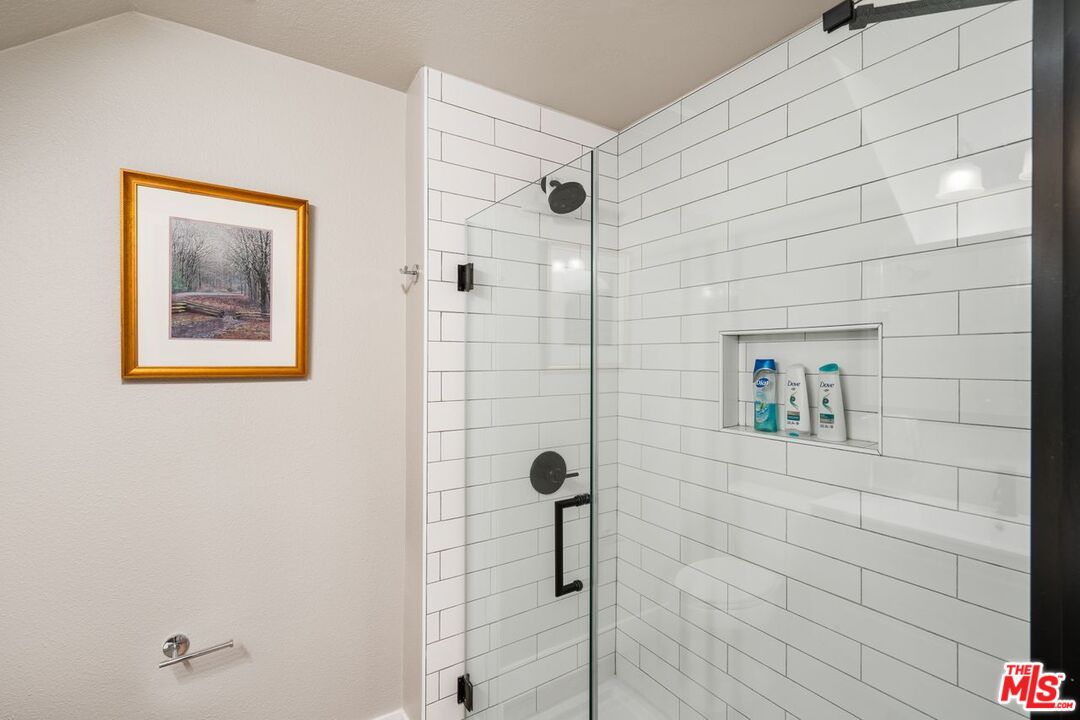 13331 Moorpark St Unit: 303