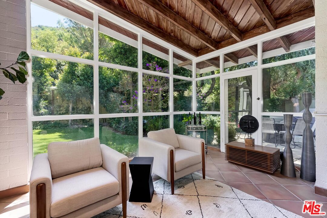 3380 Mandeville Canyon Rd