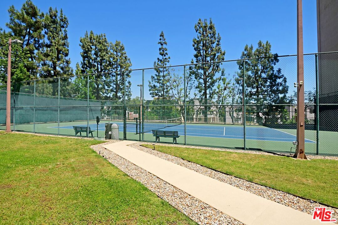 100 S Doheny Dr Unit: 202