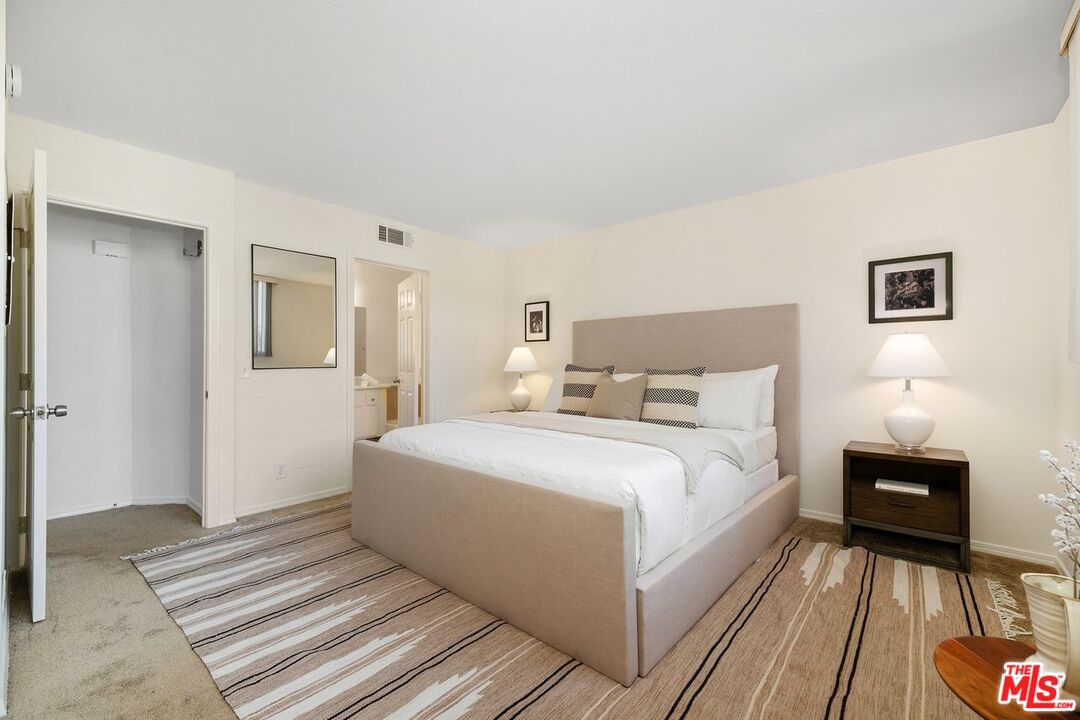 100 S Doheny Dr Unit: 202