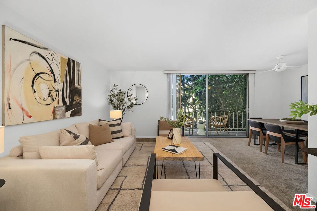100 S Doheny Dr Unit: 202