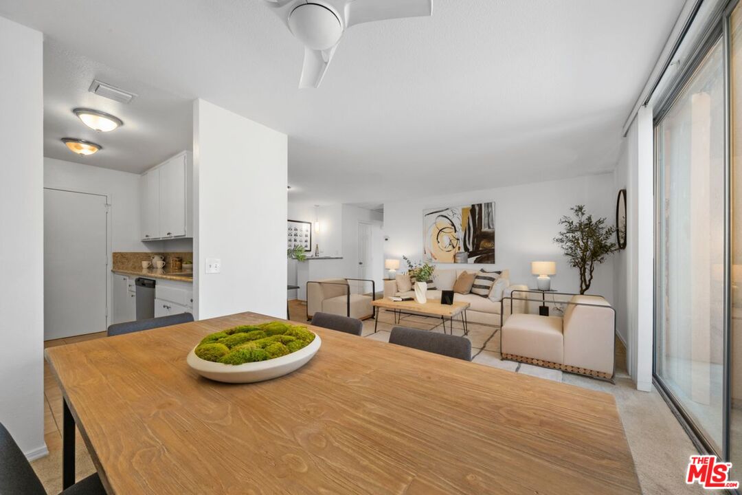 100 S Doheny Dr Unit: 202