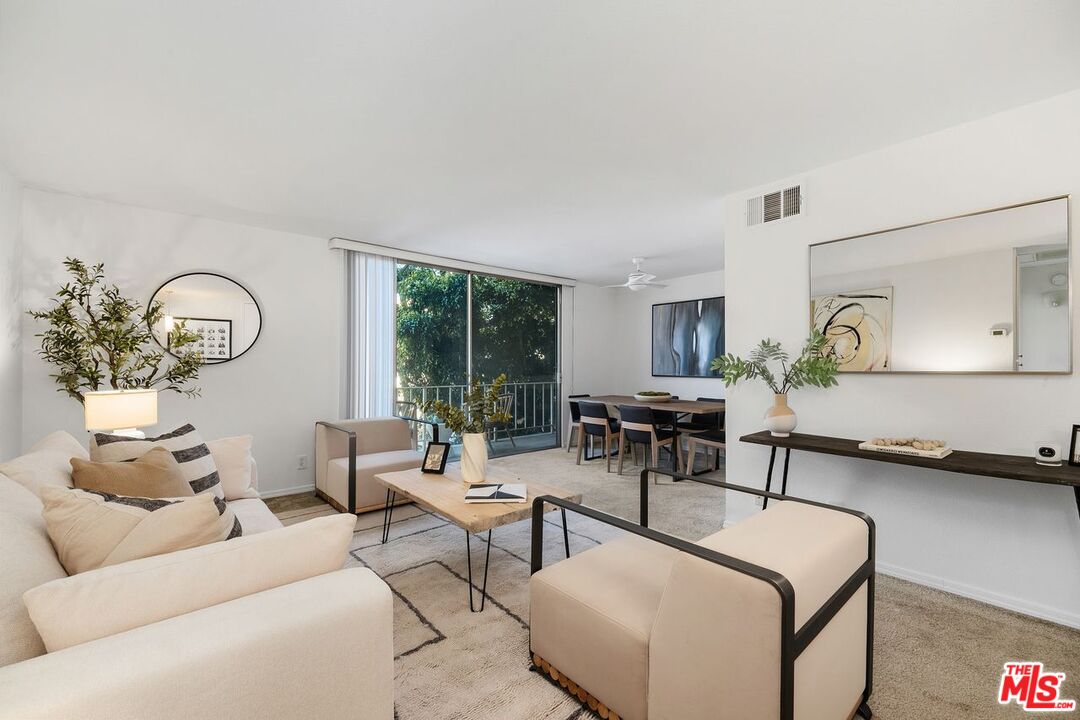 100 S Doheny Dr Unit: 202
