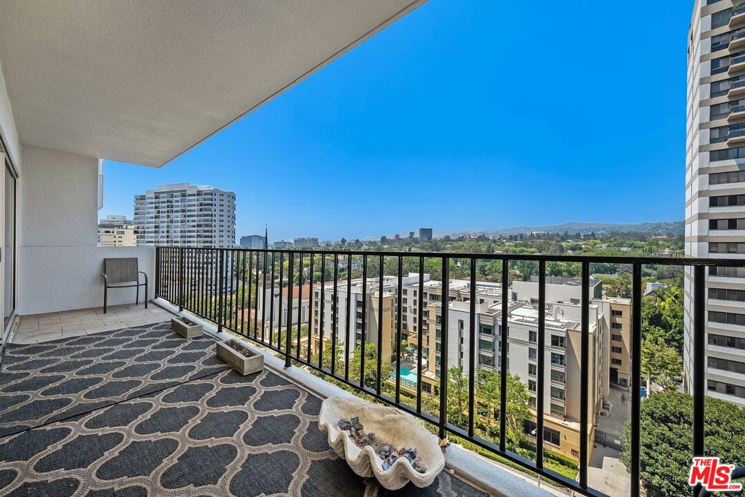 10450 Wilshire Blvd Unit: 11G