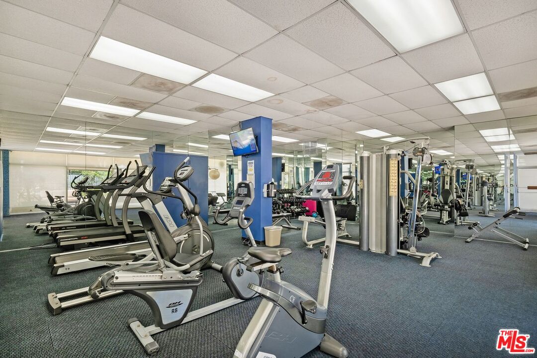 10450 Wilshire Blvd Unit: 11G