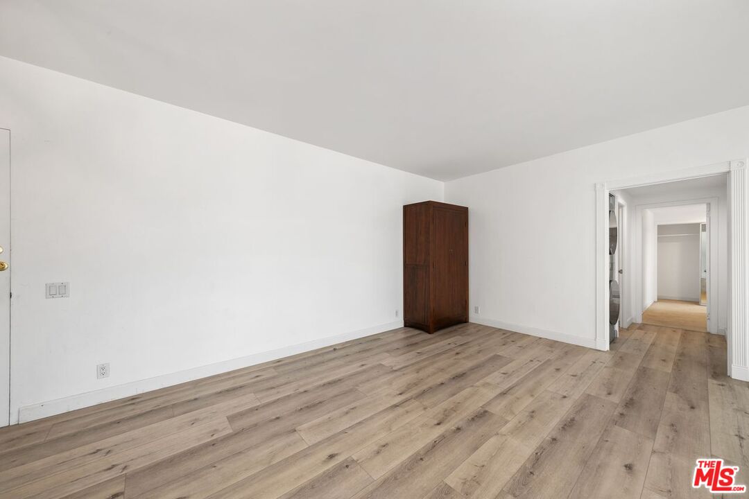 10450 Wilshire Blvd Unit: 11G