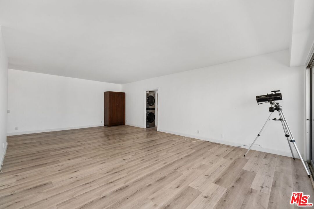 10450 Wilshire Blvd Unit: 11G